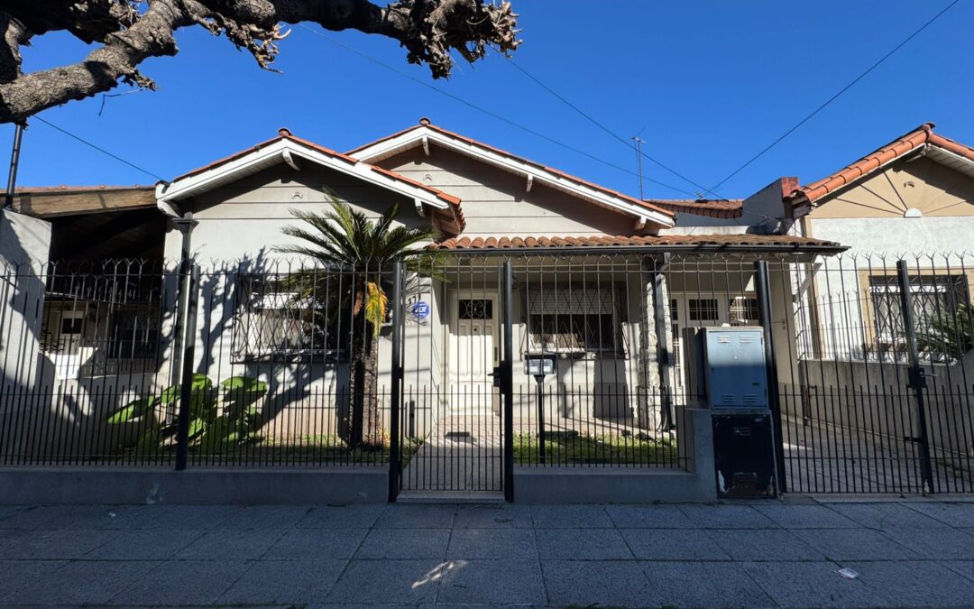 Chalet 4 ambientes + dpto Lavalle y Rivadavia