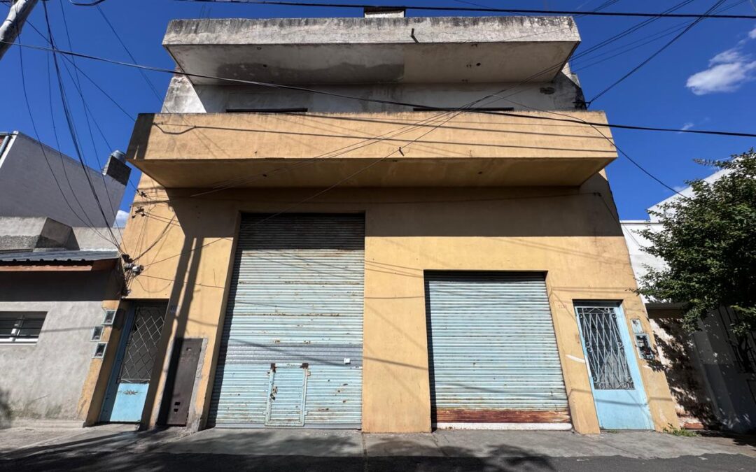 Cod – 216 6 DEPARTAMENTOS  DE 2 AMBIENTES + 2 GALPONES Y TERRAZA