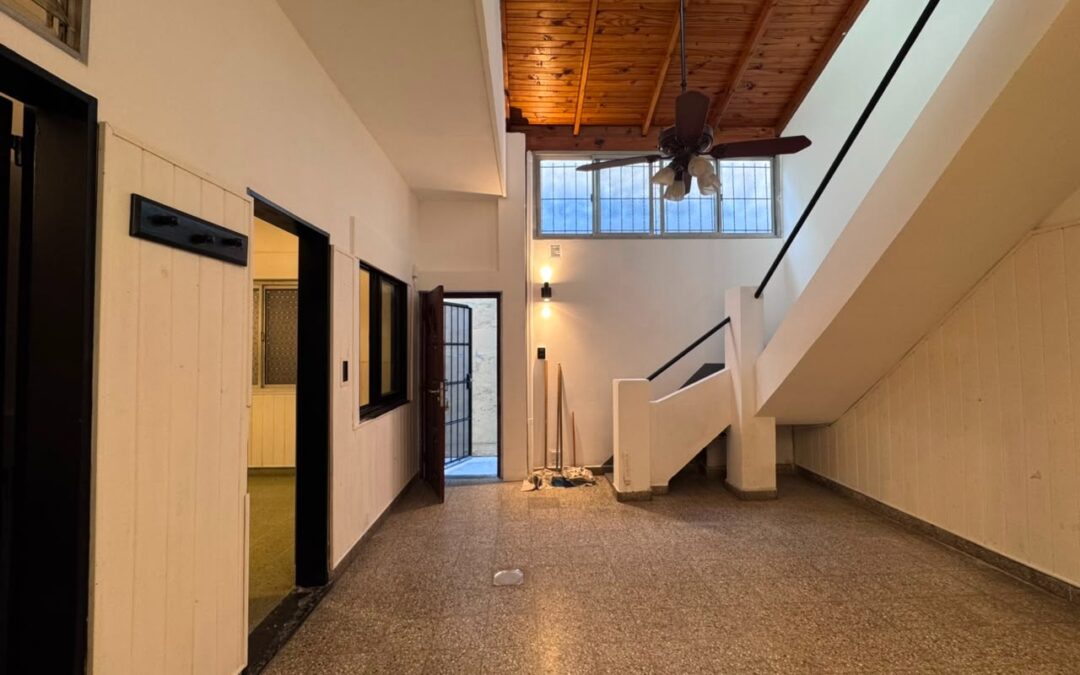 Cod – 354 PH PLANTA BAJA AL MEDIO DE 3 AMBIENTES CON TERRAZA PROPIA Y PARRILLA.