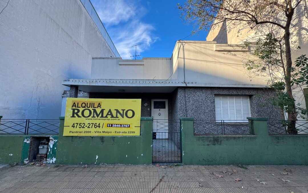 CASA 3 AMBIENTES CON FONDO LIBRE, PARRILLA, LAVADERO Y TERRAZA PROPIA.